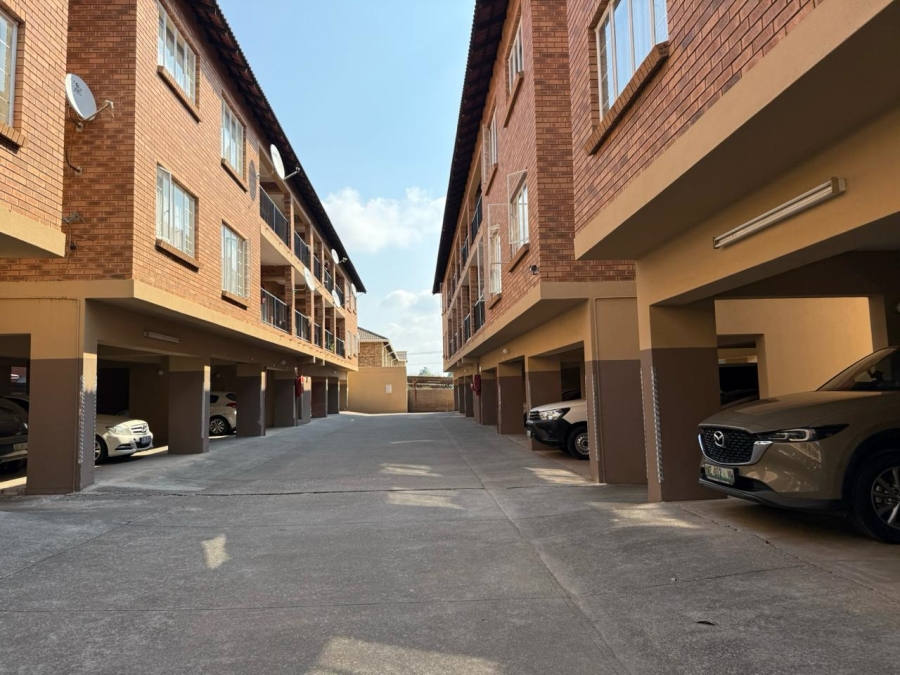 2 Bedroom Property for Sale in Rustenburg Central North West